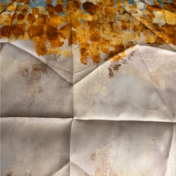 Abstract Patterned Scarf - Picture 3 of 6